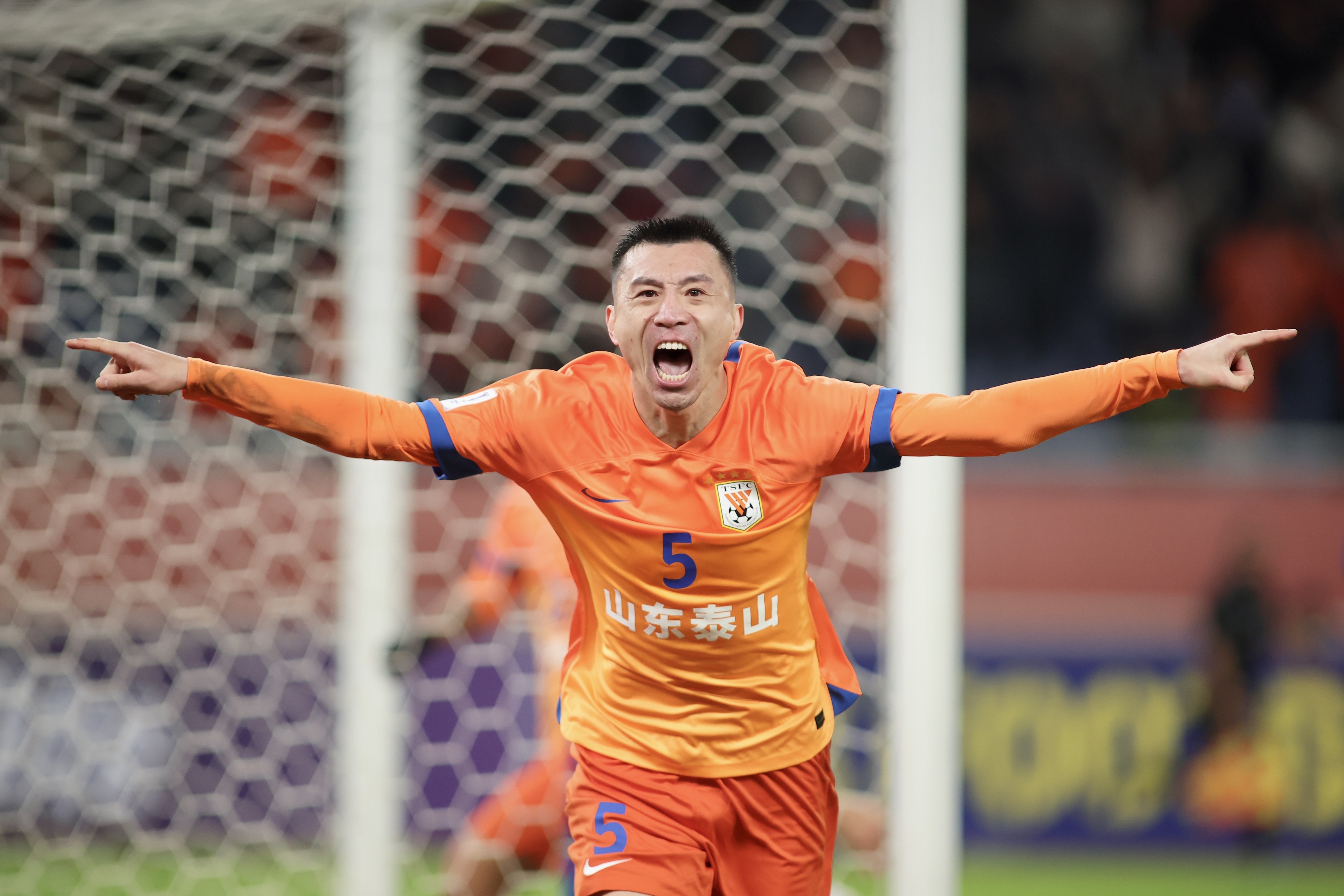 乐鱼LEYU关于转会期中超焦点战，山东泰山外线爆发，态度坚定，球队文化再被提及的信息